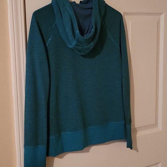 The North Face dark green zip up. Size S - Picture 2 of 3